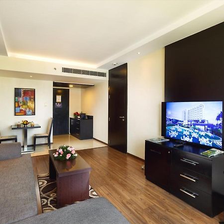 Hycinth Hotels Thiruvananthapuram Bagian luar foto
