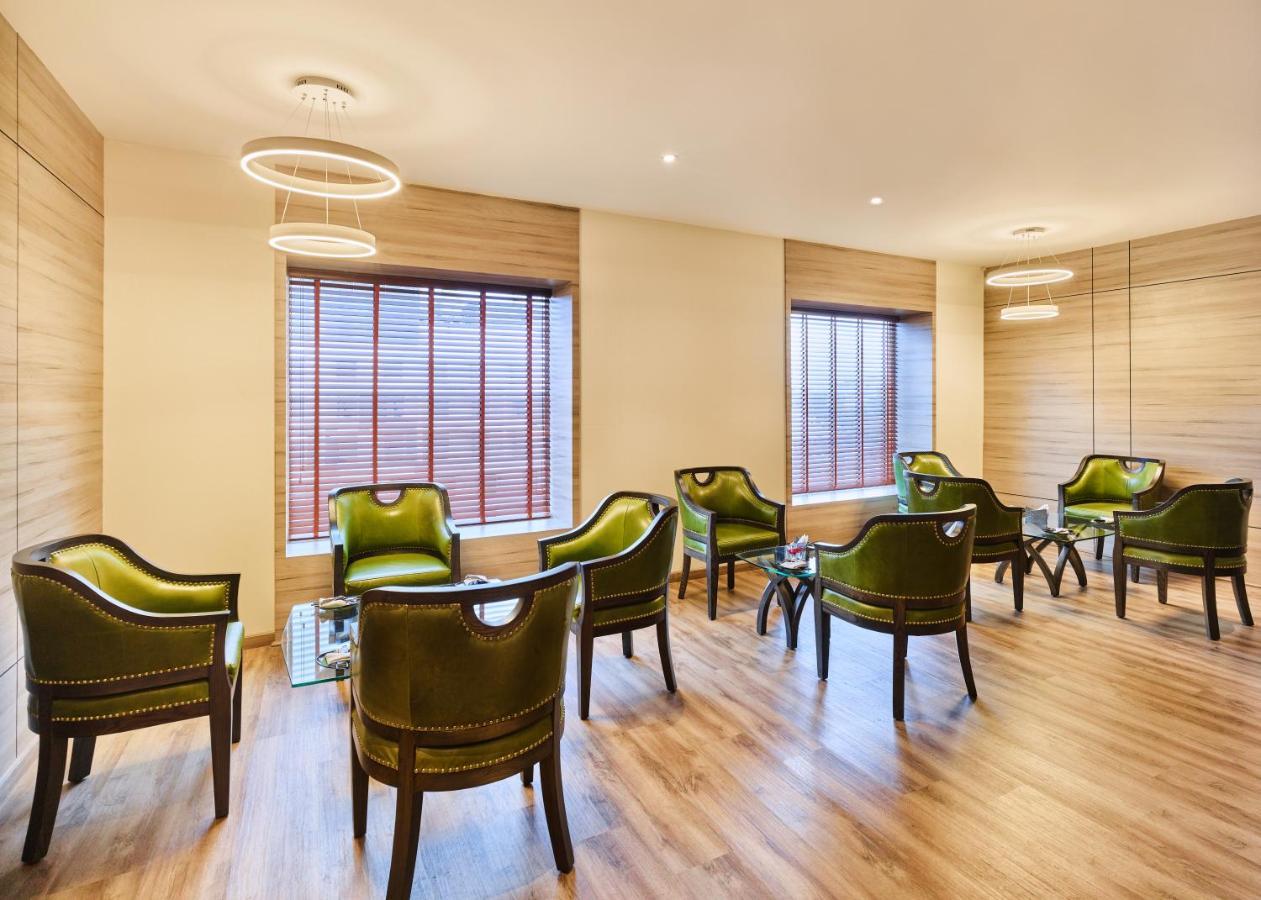 Hycinth Hotels Thiruvananthapuram Bagian luar foto
