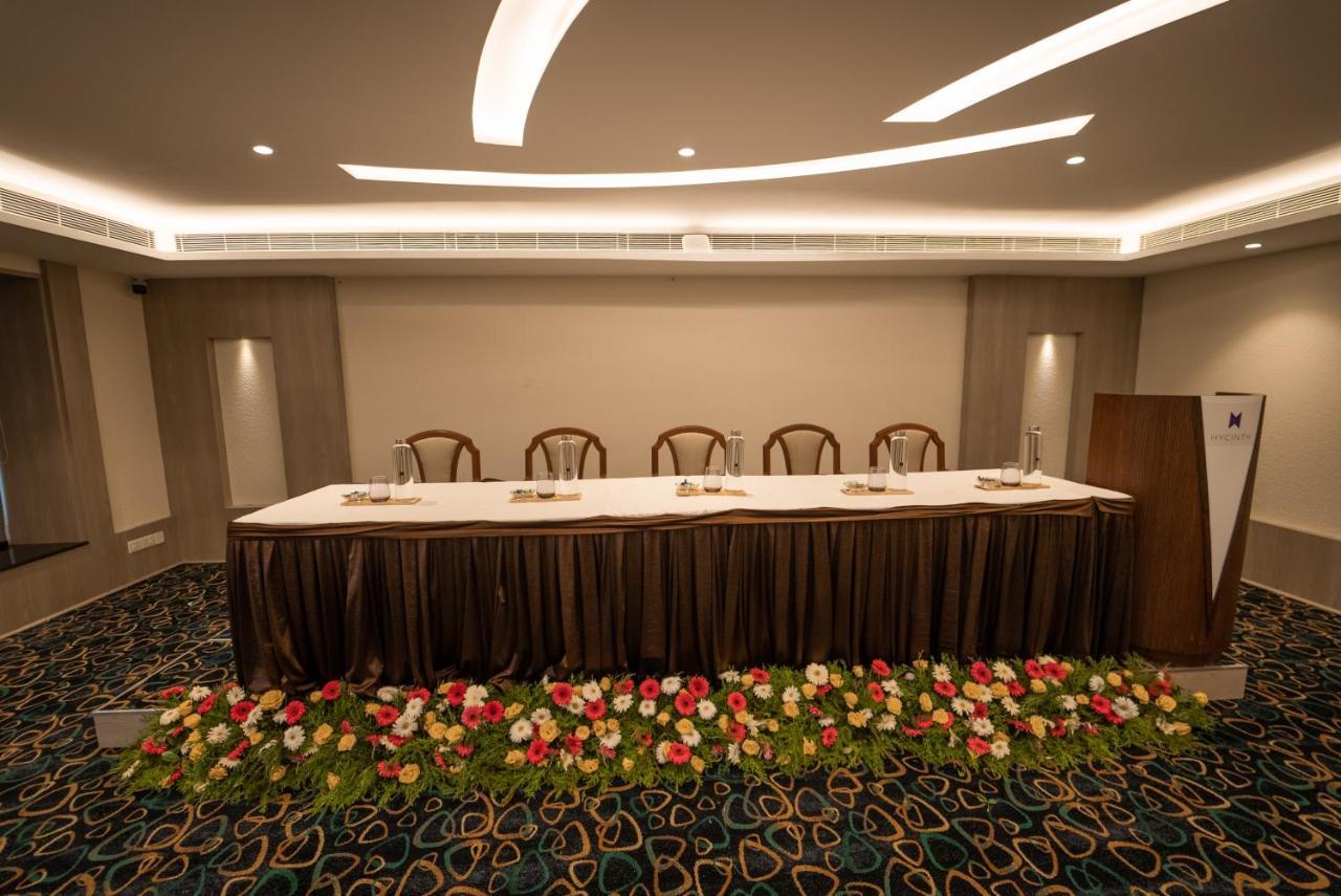 Hycinth Hotels Thiruvananthapuram Bagian luar foto