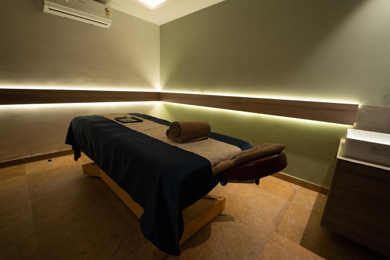 Hycinth Hotels Thiruvananthapuram Bagian luar foto