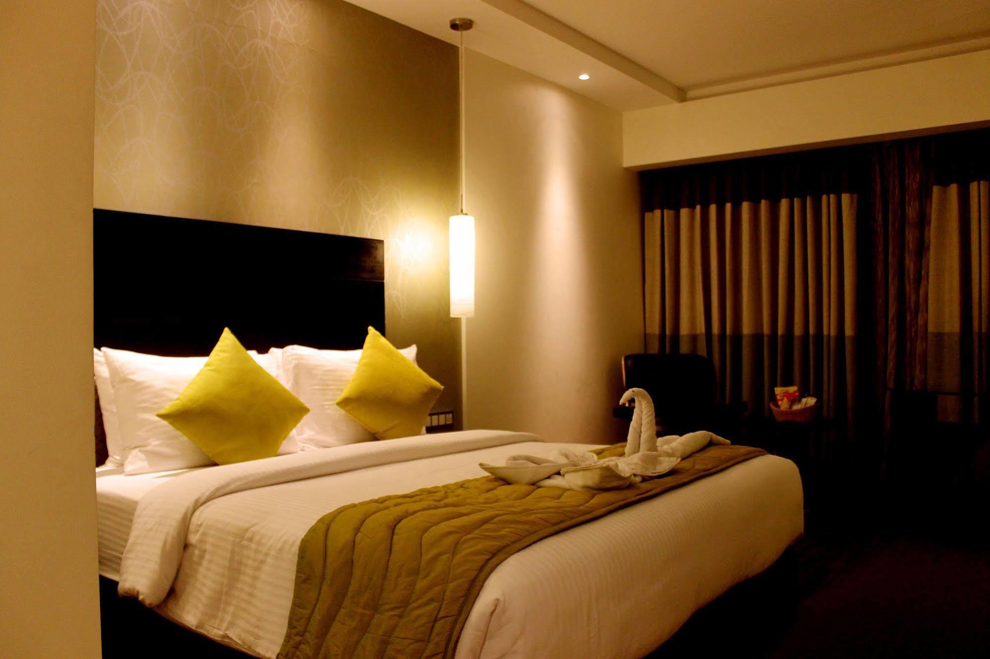 Hycinth Hotels Thiruvananthapuram Bagian luar foto