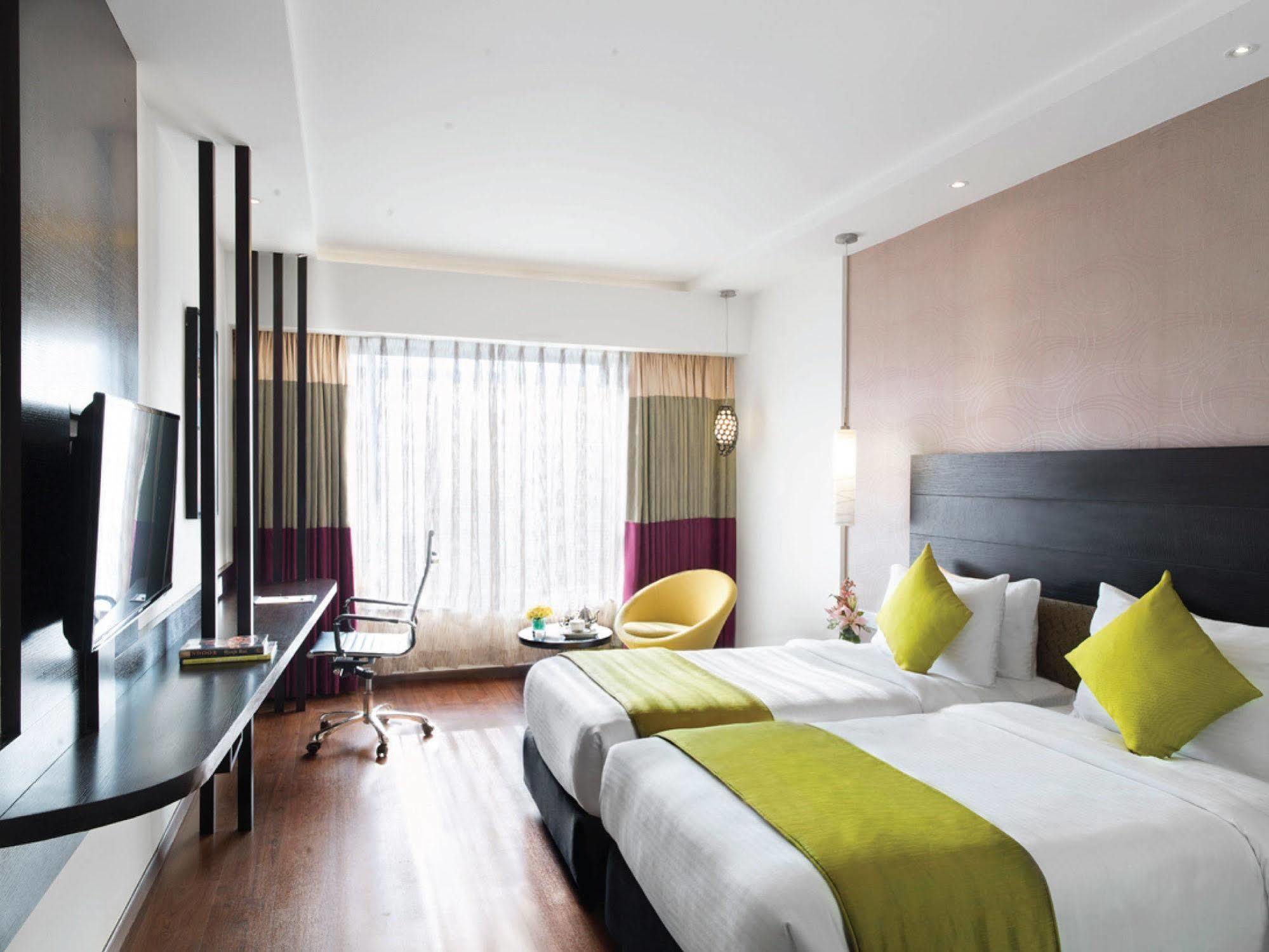 Hycinth Hotels Thiruvananthapuram Bagian luar foto