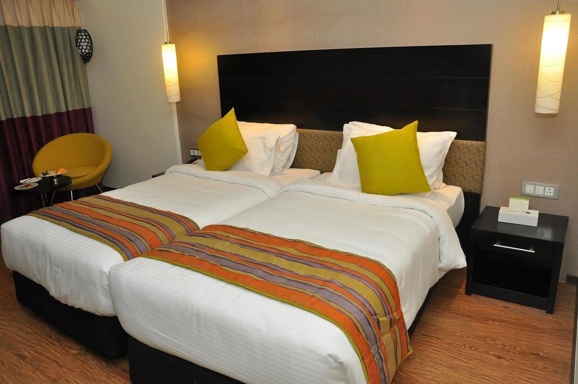 Hycinth Hotels Thiruvananthapuram Bagian luar foto